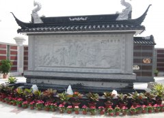 《妙手回春》浮雕墙：医术传承与工艺匠心的立体诠释