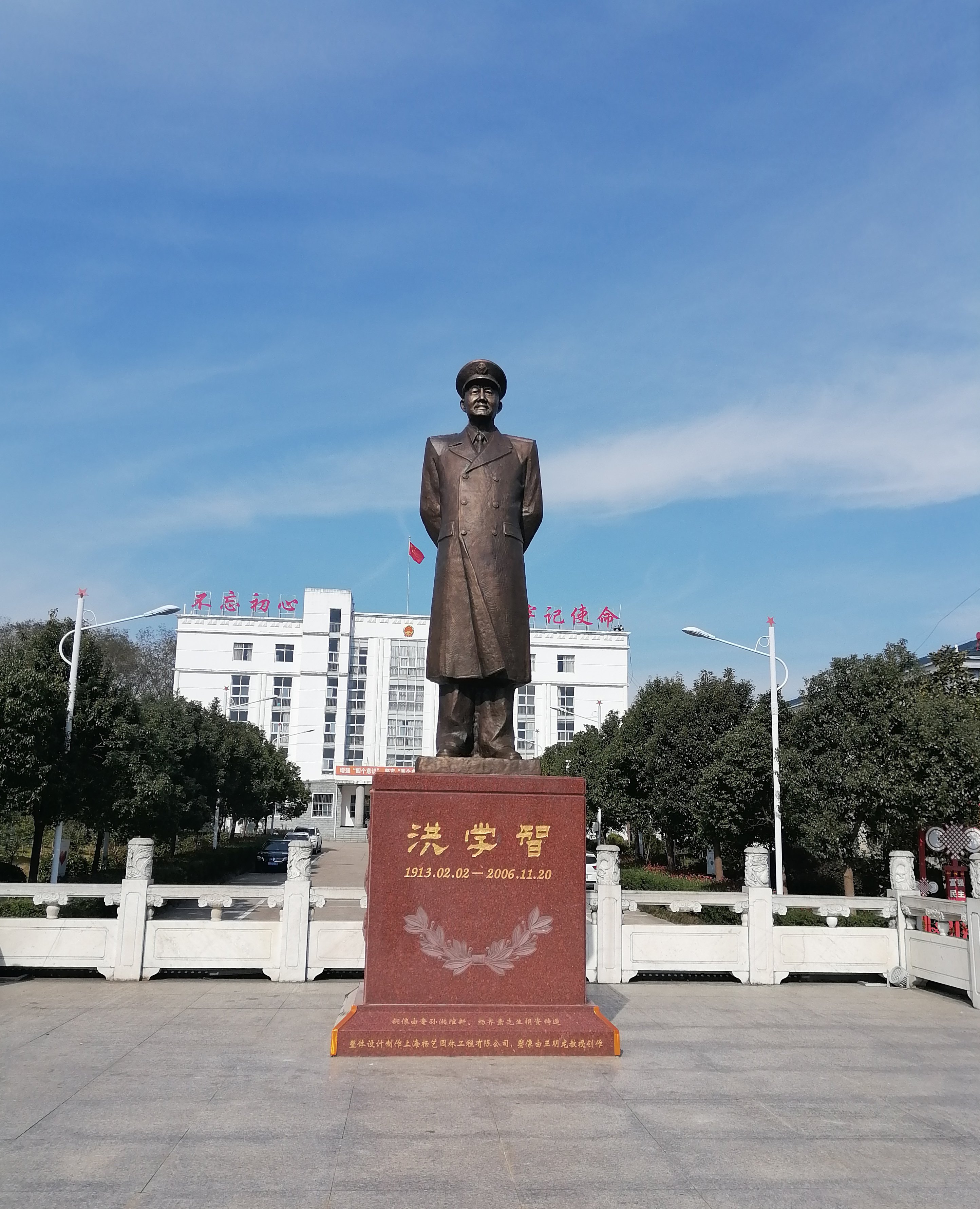 墓园铜韵，不朽的人文记忆
